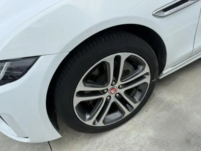 Jaguar XE L 2022 Model 2.0T 250PS R-DYNAMIC S Enterprising Sports Edition – фото 9