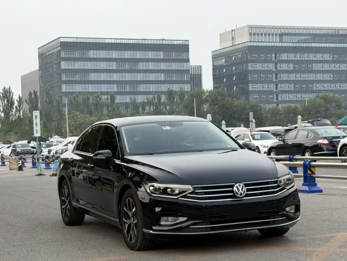 Volkswagen Magotan 2020 Model 330TSI DSG Leading Model – фото 3