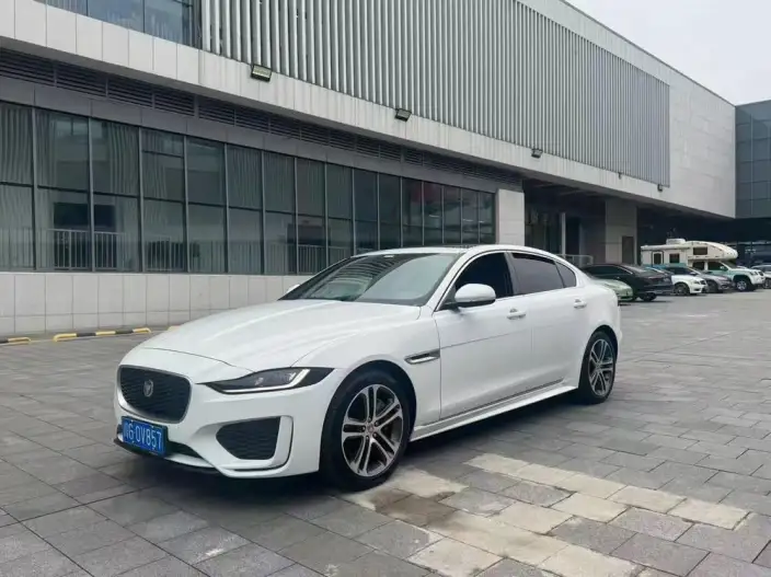 Jaguar XE L 2024 Model 2.0T 250PS R-DYNAMIC S Enterprising Sports Edition – фото 1