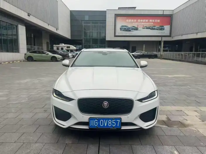 Jaguar XE L 2024 Model 2.0T 250PS R-DYNAMIC S Enterprising Sports Edition – фото 2