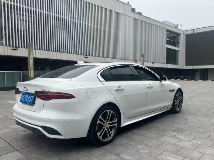 Jaguar XE L 2024 Model 2.0T 250PS R-DYNAMIC S Enterprising Sports Edition – фото 6