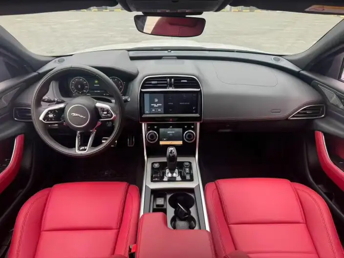 Jaguar XE L 2024 Model 2.0T 250PS R-DYNAMIC S Enterprising Sports Edition – фото 7