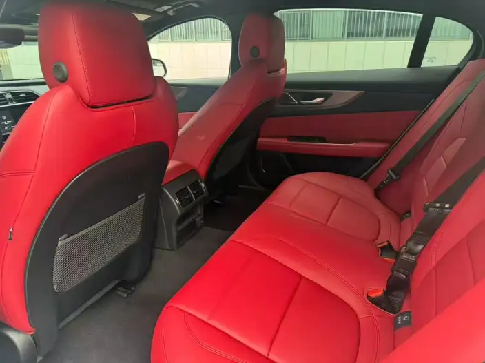 Jaguar XE L 2024 Model 2.0T 250PS R-DYNAMIC S Enterprising Sports Edition – фото 9