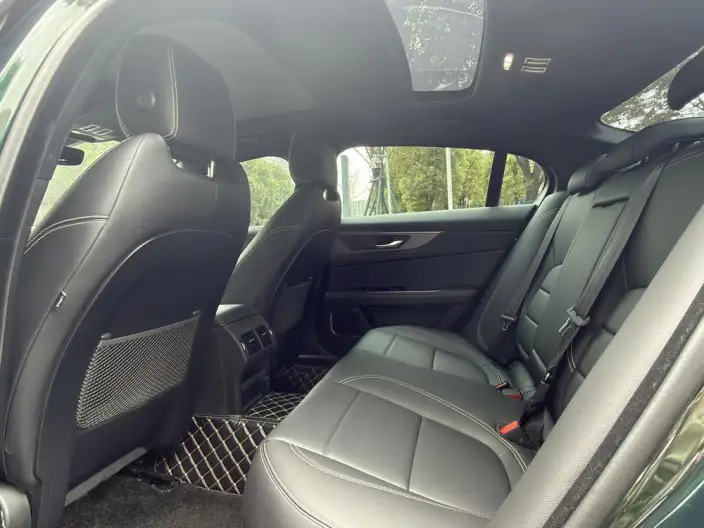 Jaguar XE L 2023 Model 2.0T 250PS R-DYNAMIC S Enterprising Sports Edition – фото 10