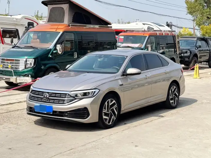 Volkswagen Sagitar 2023 Model 300TSI DSG Beyond Edition – фото 1