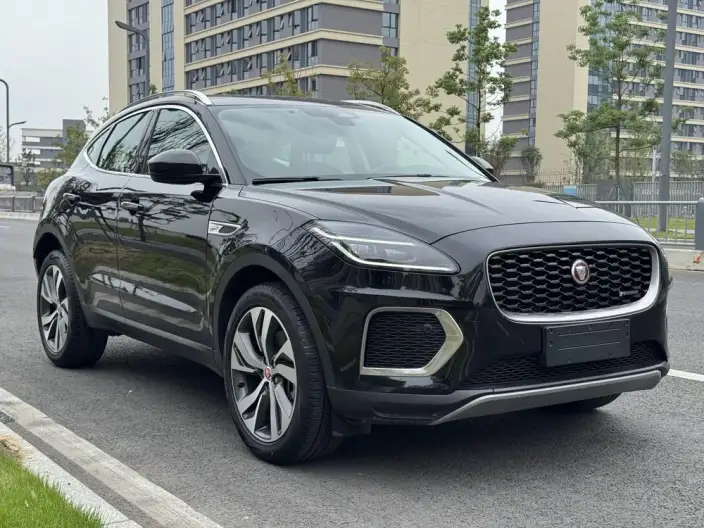 Jaguar E-PACE 2024 Model Youth Sports Edition R-DYNAMIC – фото 3