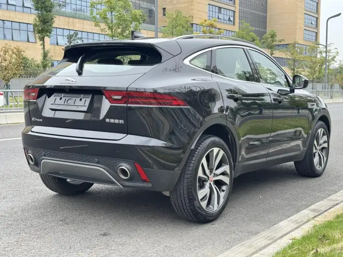 Jaguar E-PACE 2024 Model Youth Sports Edition R-DYNAMIC – фото 7