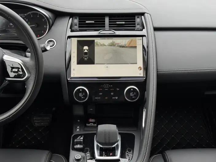 Jaguar E-PACE 2024 Model Youth Sports Edition R-DYNAMIC – фото 9