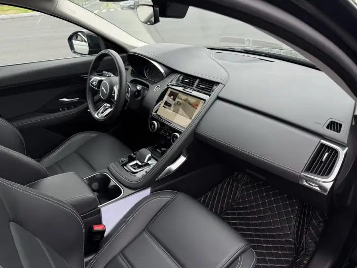 Jaguar E-PACE 2024 Model Youth Sports Edition R-DYNAMIC – фото 11