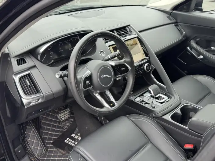 Jaguar E-PACE 2024 Model Youth Sports Edition R-DYNAMIC – фото 13