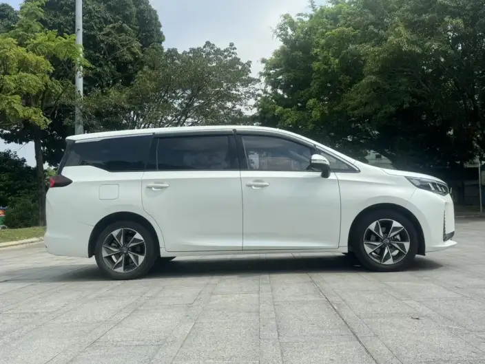 GAC Trumpchi M6 2021 Model 270T Automatic Deluxe Edition 7 seat – фото 7