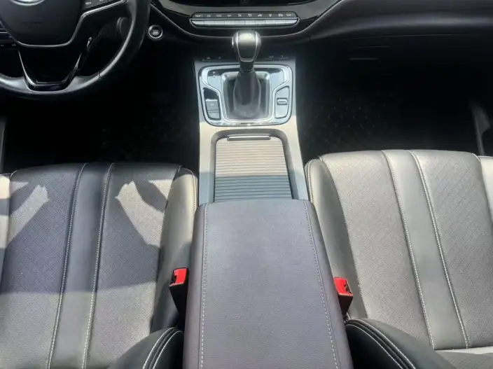 GAC Trumpchi M6 2021 Model 270T Automatic Deluxe Edition 7 seat – фото 12