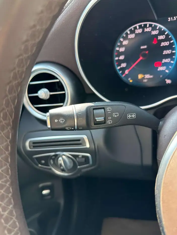 Mercedes-Benz GLC 2021 Model GLC 260 L 4MATIC Dynamic Model – фото 19
