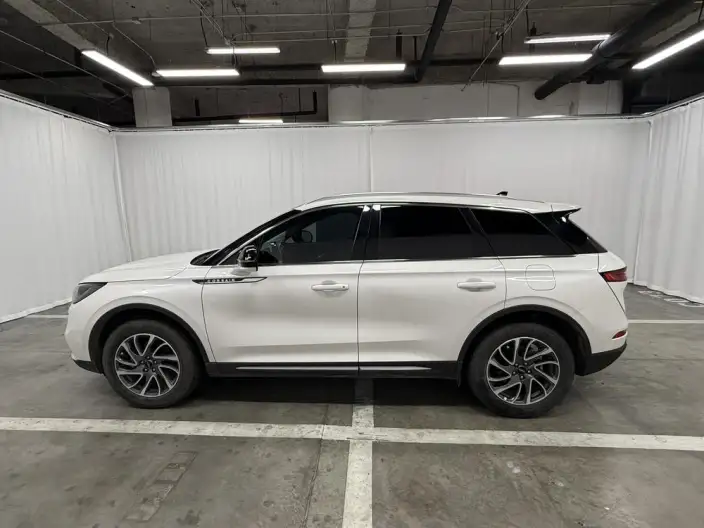 Lincoln Corsair 2022 Model 2.0T 2WD Exclusive Edition – фото 4