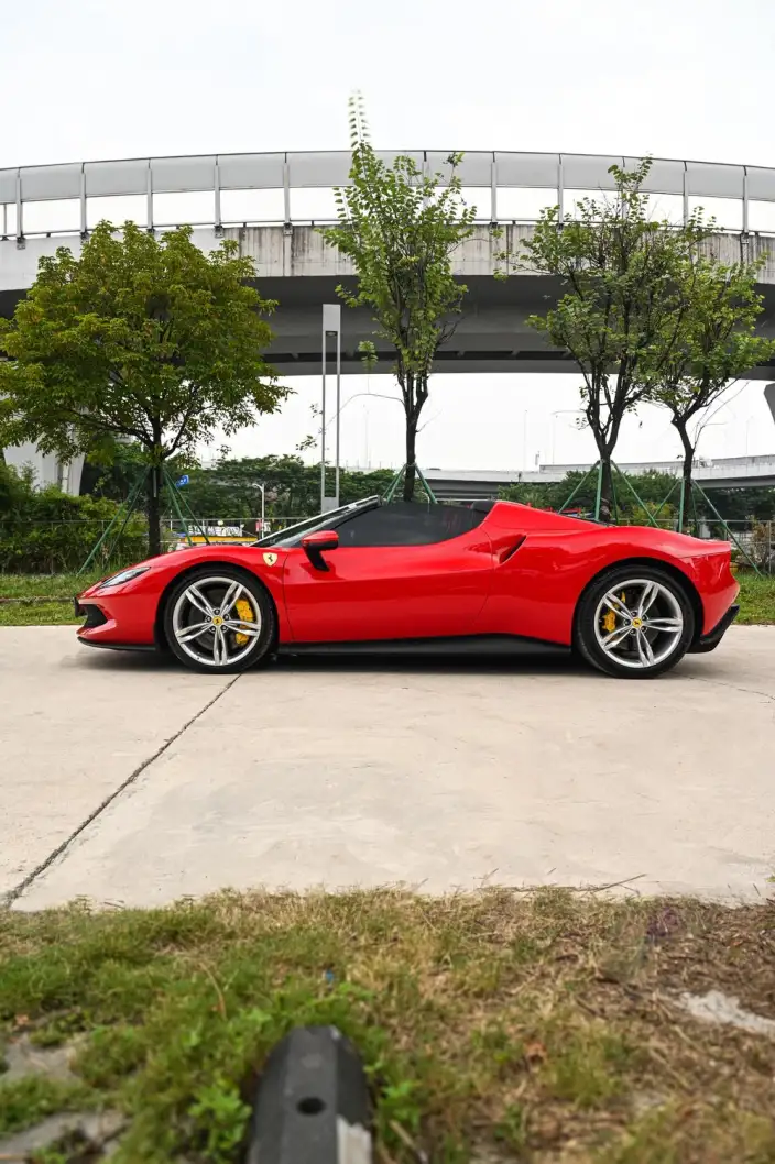 Ferrari 296 2022 Model 3.0T V6 GTS – фото 3