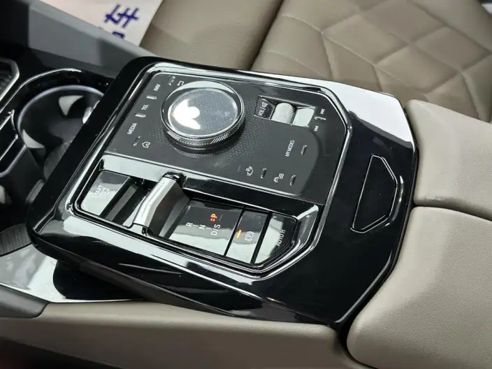 BMW 5 Series Imported 2024 Model 525i M Sports Set – фото 9