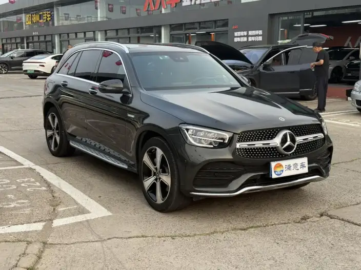 Mercedes-Benz GLC 2022 Model Facelift II GLC 300 L 4MATIC Luxury Model – фото 3