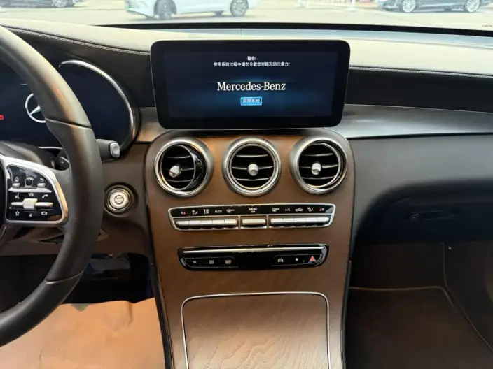 Mercedes-Benz GLC 2022 Model Facelift II GLC 300 L 4MATIC Luxury Model – фото 10