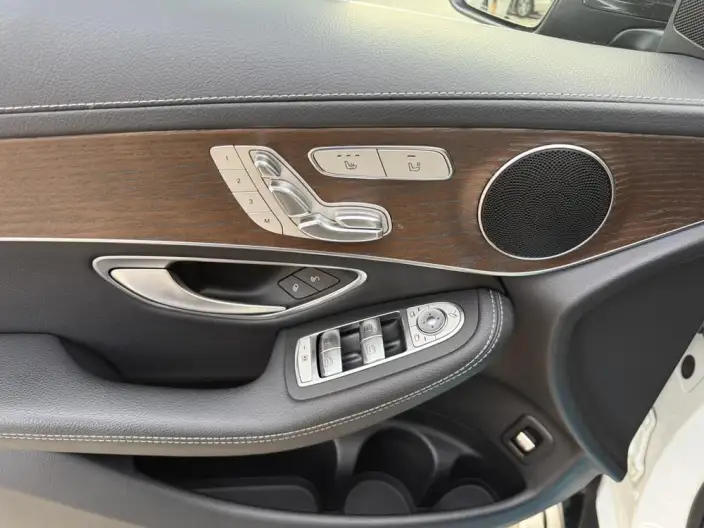 Mercedes-Benz GLC 2022 Model Facelift II GLC 300 L 4MATIC Luxury Model – фото 17