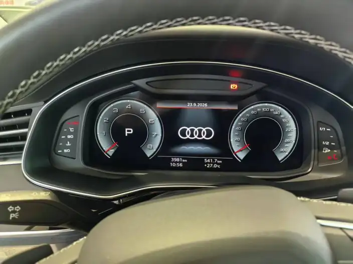 Audi Q8 2024 Model 55 TFSI Luxury Dynamic Model – фото 6