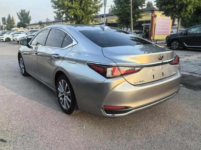 Lexus ES 2021 Model 200 Superior Edition – фото 3