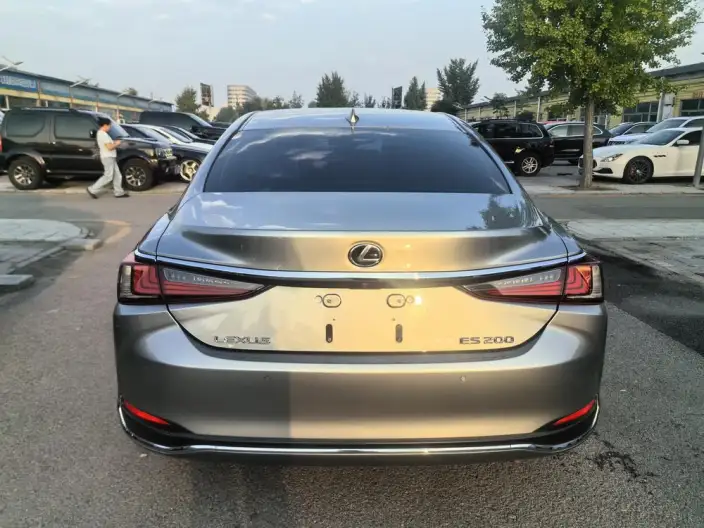 Lexus ES 2021 Model 200 Superior Edition – фото 4