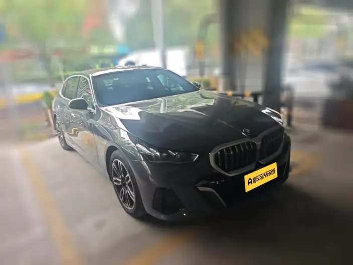 BMW 5 Series 2025 Model 530Li xDrive M Sports Set – фото 3