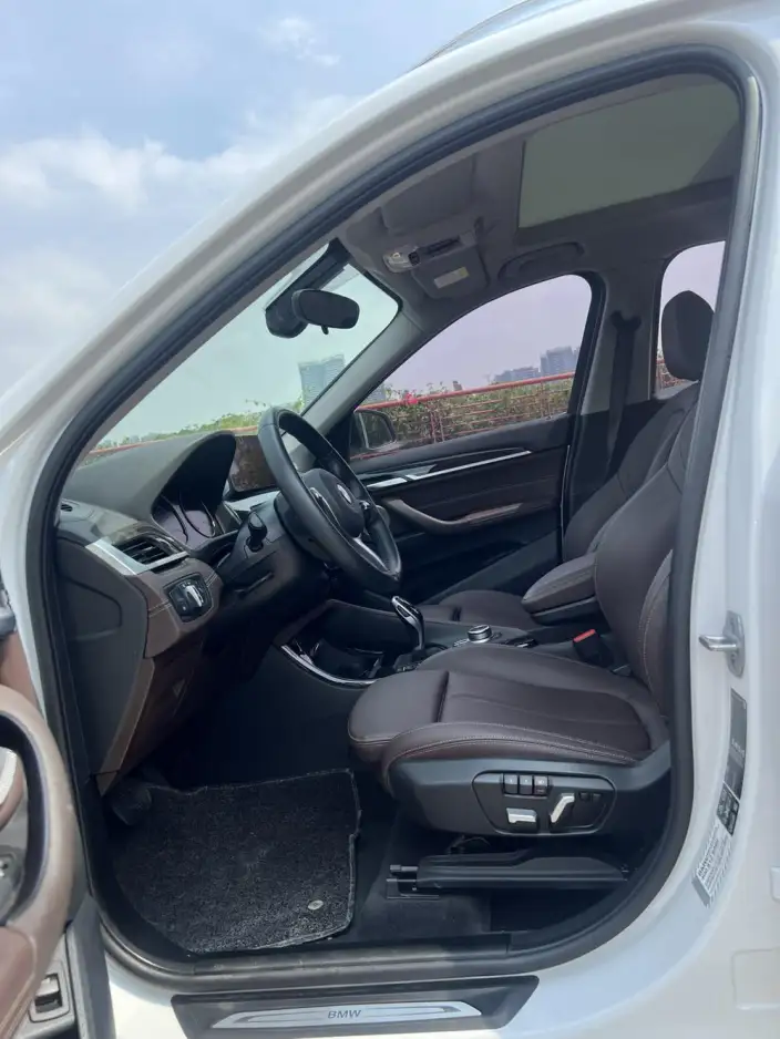 BMW X1 2020 Model xDrive25Li Exclusive Model – фото 16
