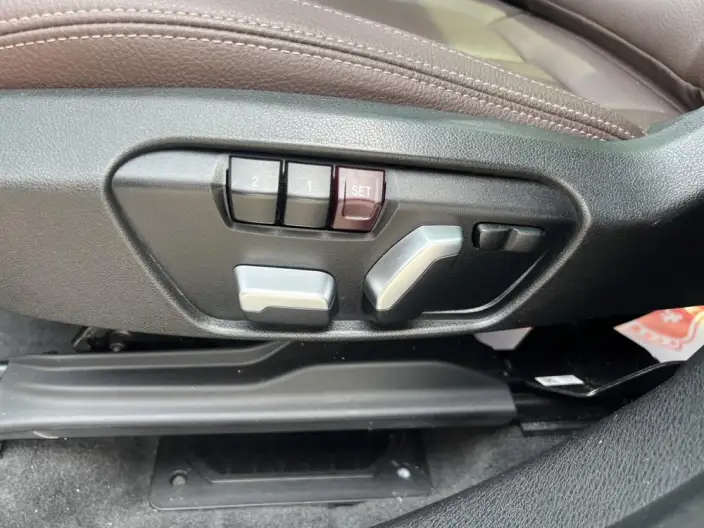BMW X1 2020 Model xDrive25Li Exclusive Model – фото 17