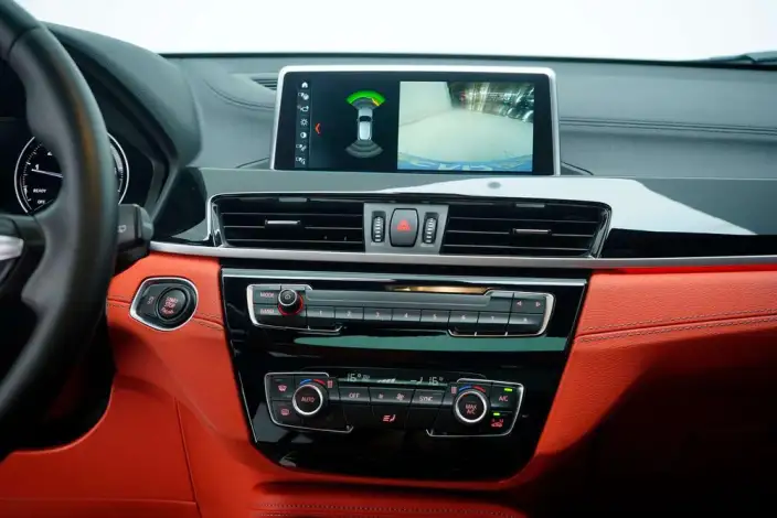 BMW X2 2020 Model sDrive25i Leading Model M Sports Set – фото 15