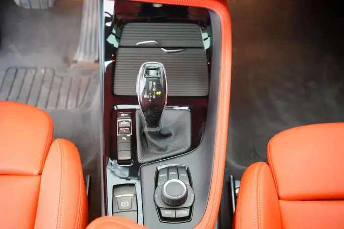 BMW X2 2020 Model sDrive25i Leading Model M Sports Set – фото 18
