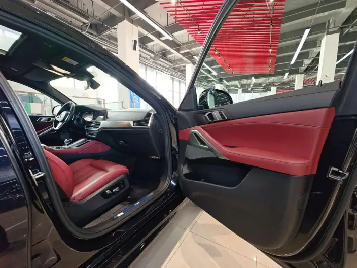 BMW X6 2022 Model xDrive40i Exclusive Model M Sports Set – фото 21