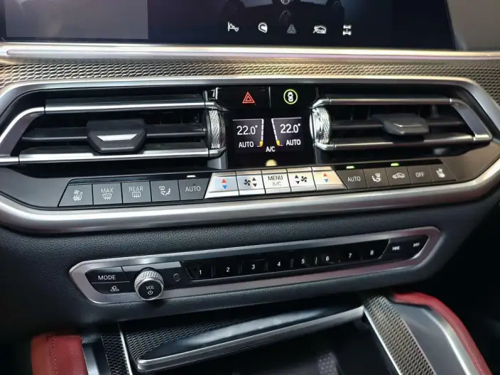 BMW X6 2022 Model xDrive40i Exclusive Model M Sports Set – фото 22