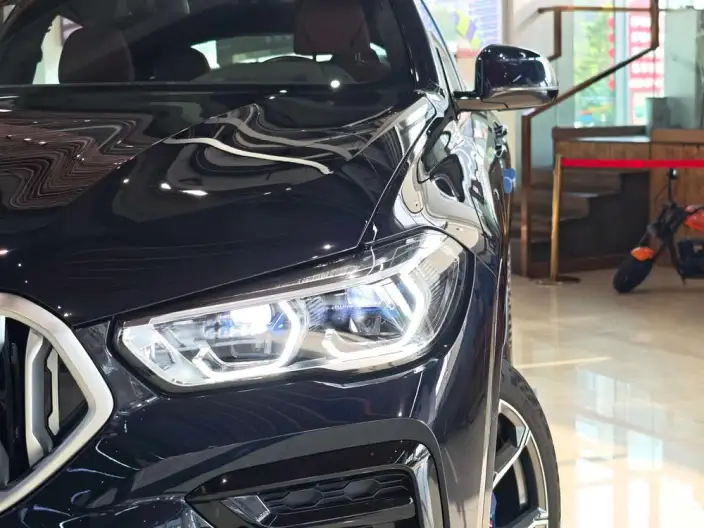 BMW X6 2022 Model xDrive40i Exclusive Model M Sports Set – фото 24