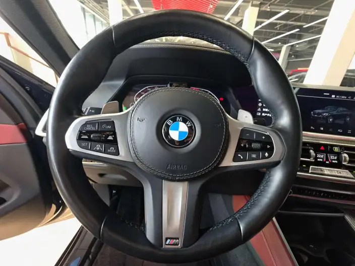 BMW X6 2022 Model xDrive40i Exclusive Model M Sports Set – фото 30