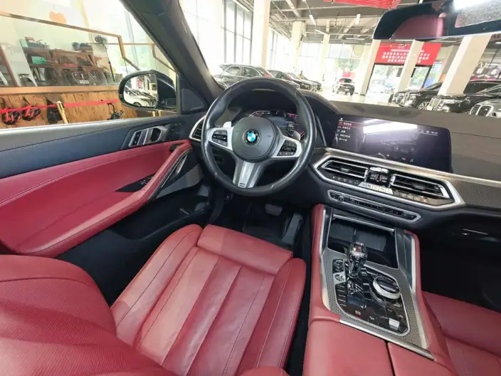 BMW X6 2022 Model xDrive40i Exclusive Model M Sports Set – фото 35