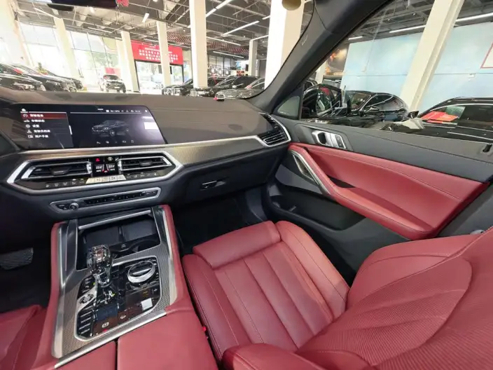 BMW X6 2022 Model xDrive40i Exclusive Model M Sports Set – фото 36