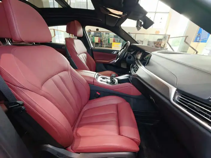 BMW X6 2022 Model xDrive40i Exclusive Model M Sports Set – фото 39