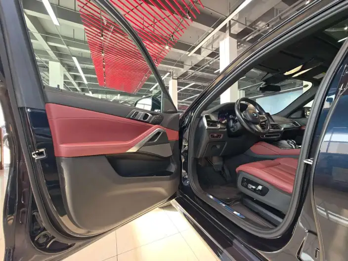 BMW X6 2022 Model xDrive40i Exclusive Model M Sports Set – фото 42