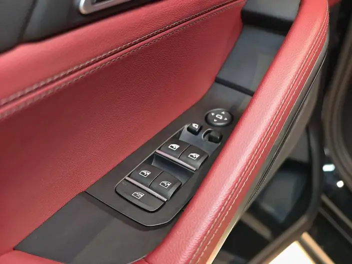 BMW X6 2022 Model xDrive40i Exclusive Model M Sports Set – фото 43