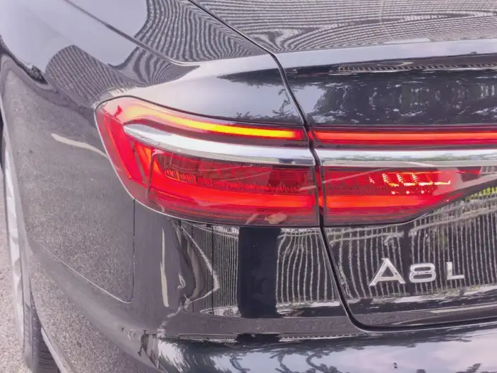 Audi A8 2022 Model A8L 50 TFSI quattro Comfort Model Collector Edition Edition – фото 7