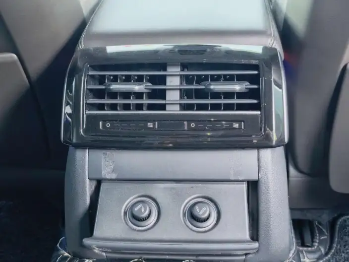 Audi A8 2022 Model A8L 50 TFSI quattro Comfort Model Collector Edition Edition – фото 8
