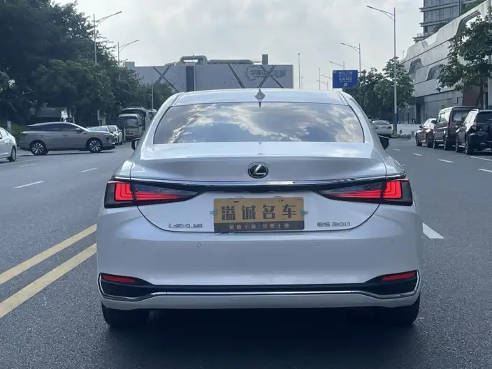 Lexus ES 2022 Model 200 Superior Edition – фото 5