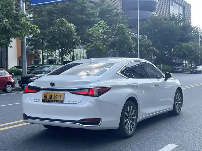 Lexus ES 2022 Model 200 Superior Edition – фото 6