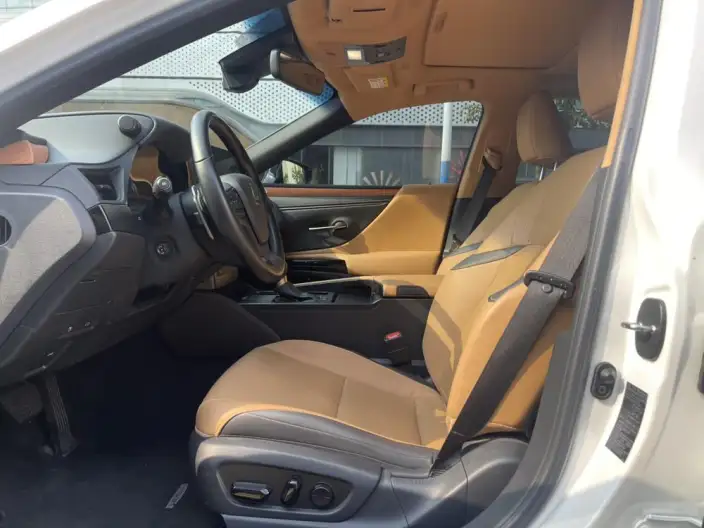 Lexus ES 2022 Model 200 Superior Edition – фото 9