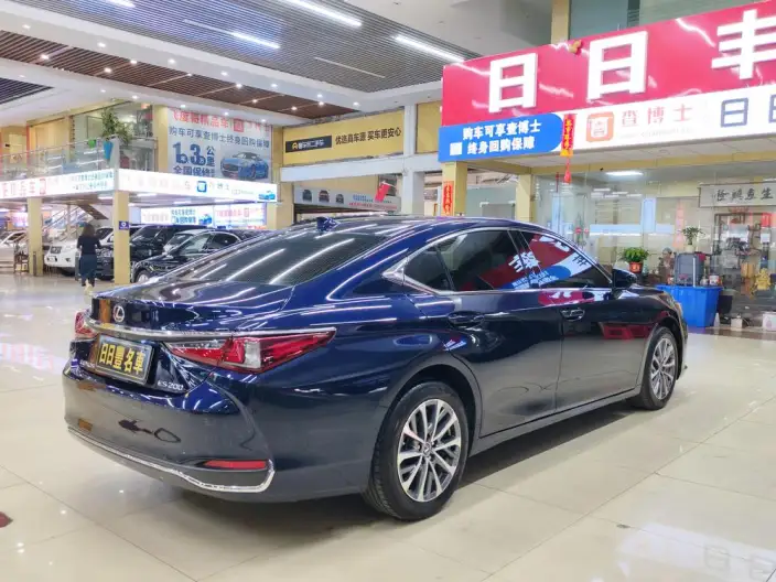 Lexus ES 2022 Model 200 Superior Edition – фото 6