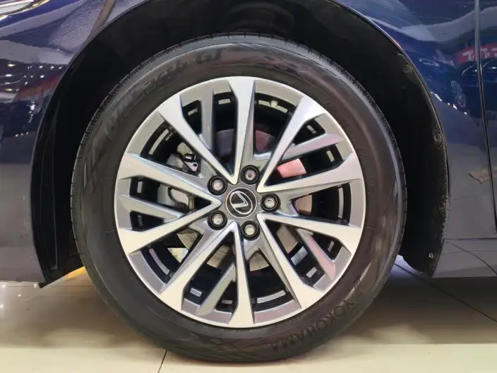 Lexus ES 2022 Model 200 Superior Edition – фото 7
