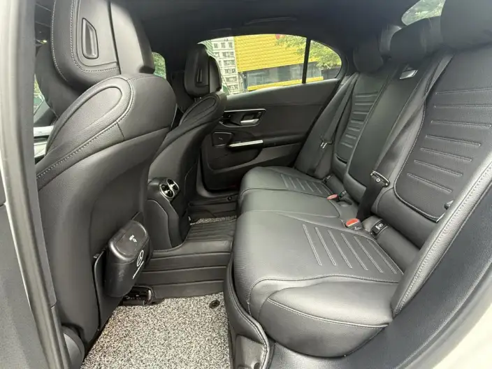 Mercedes-Benz C-Class 2023 Model C 260 L Sports Edition – фото 11
