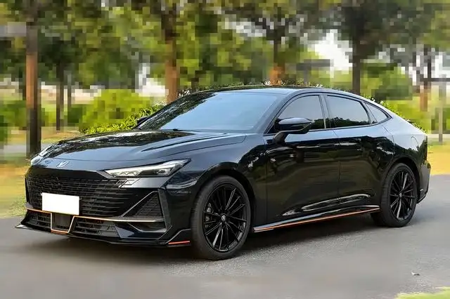 Changan UNI-V 2022 Model 1.5T Sports Edition – фото 1