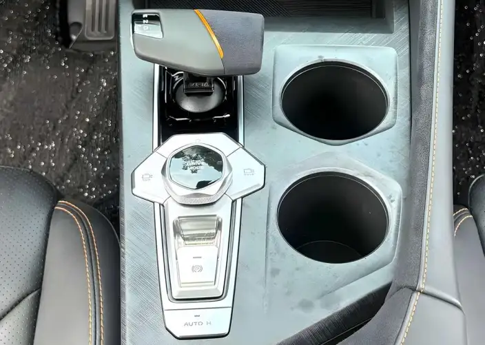 Changan UNI-V 2022 Model 1.5T Sports Edition – фото 11